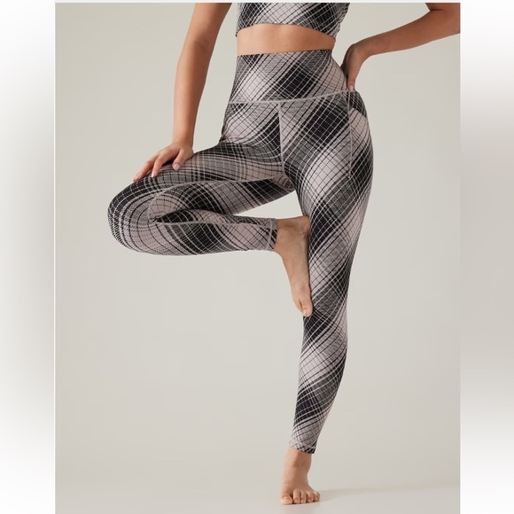 Athleta Pants - Athleta Salutation Stash Textured Tight Leggings White Plaid Black Size Small